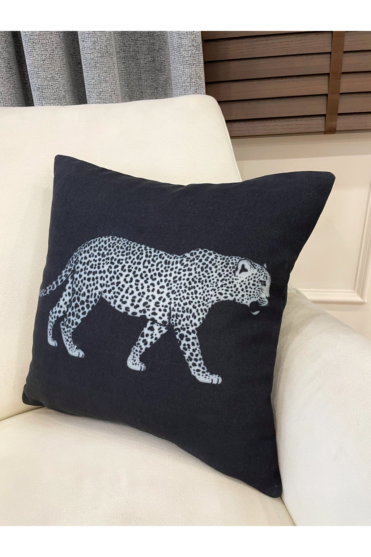 Black Lion Pattern Woven Fabric Cushion Cover 45x45