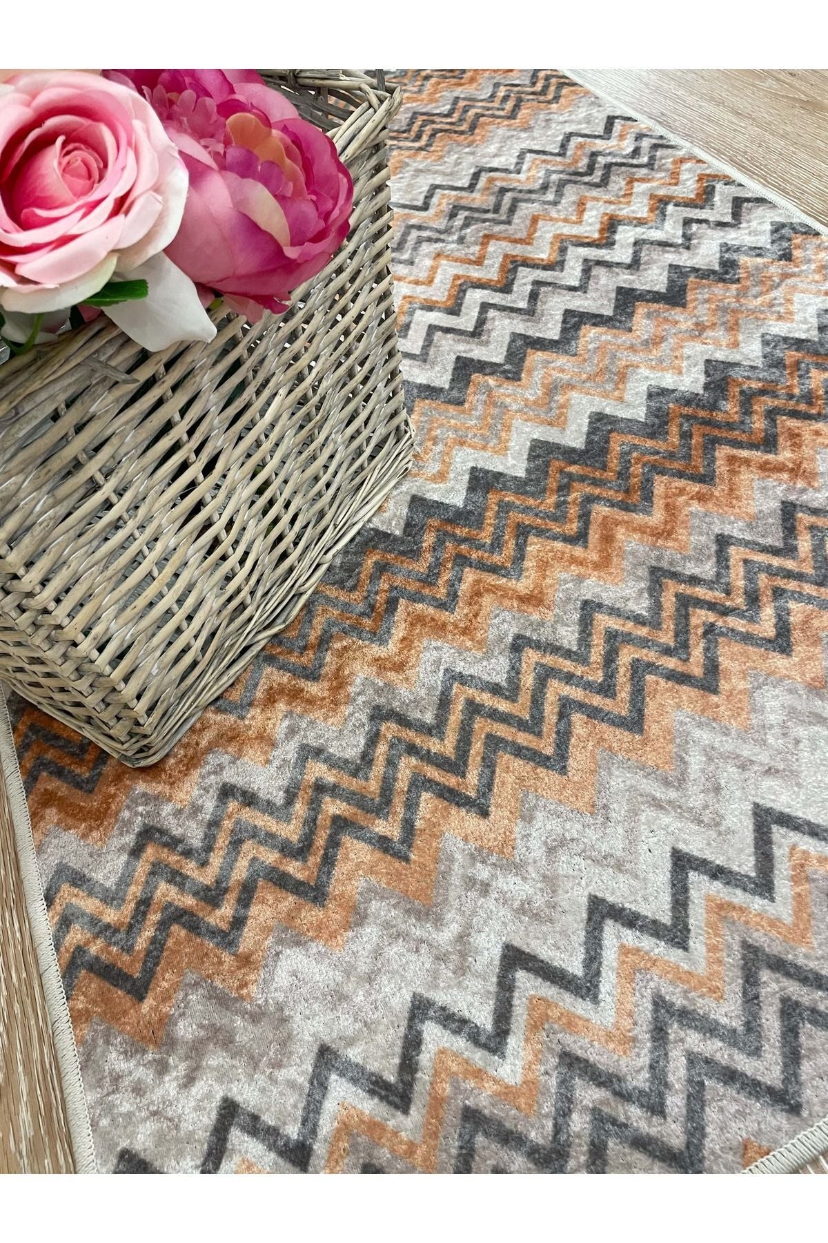Zigzag Pattern Multicolor Latex Base Rug