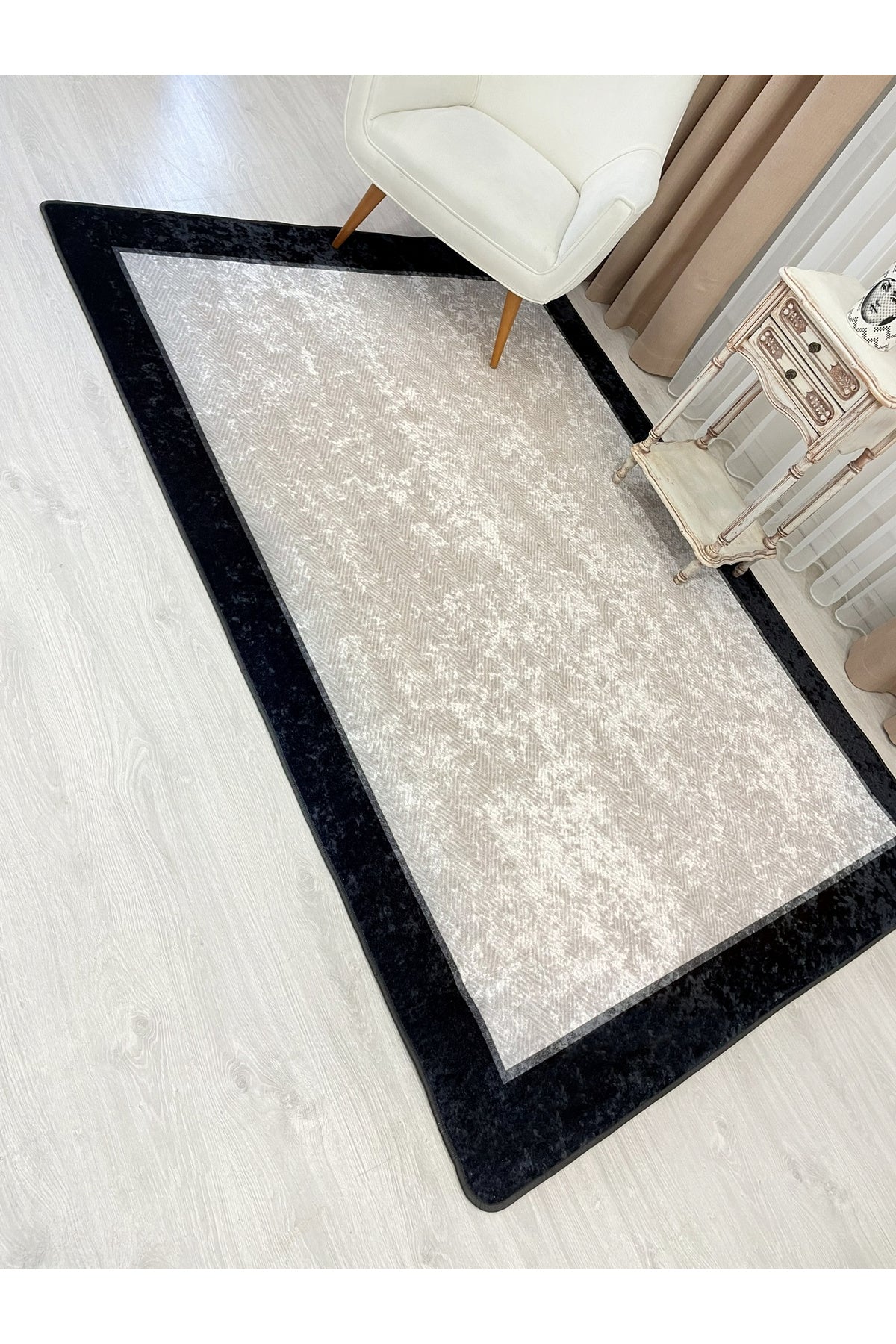 Beige - Black Wicker Jute-Look Latex Base Rug