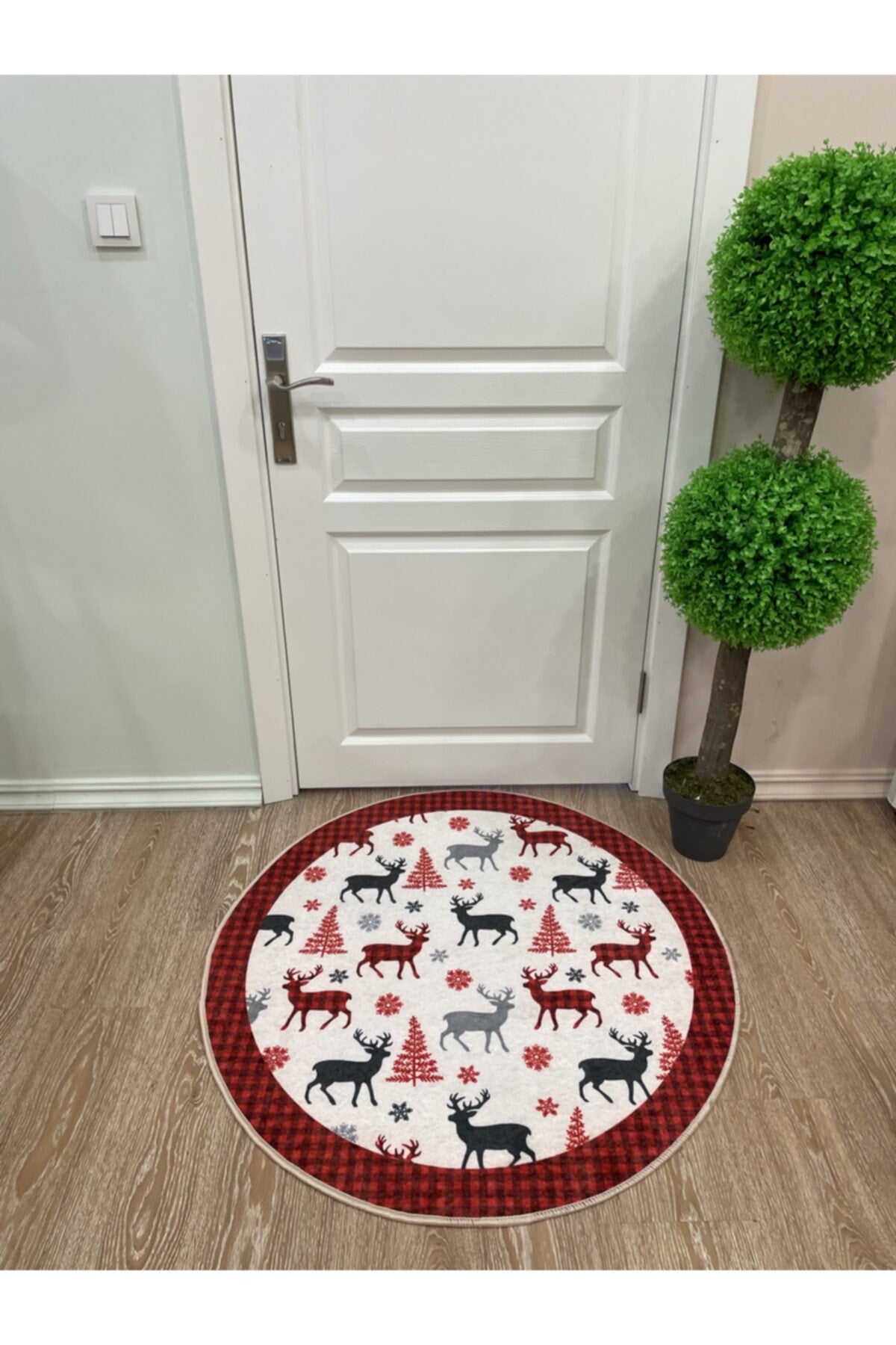 Christmas-Themed Round Latex Doormat (Size 100X100)