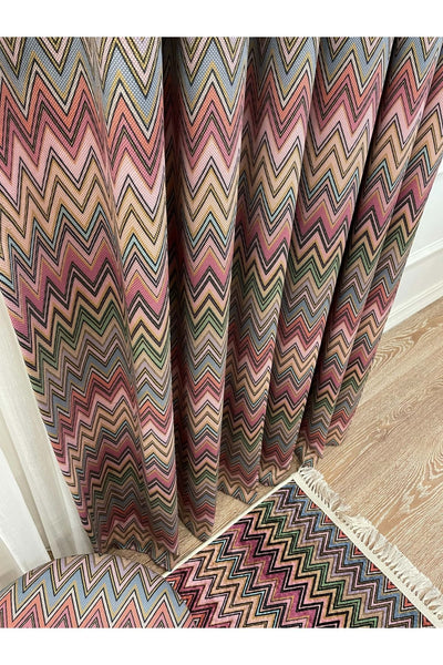 Zigzag Patterned 1/3 Pleated Blackout Curtain