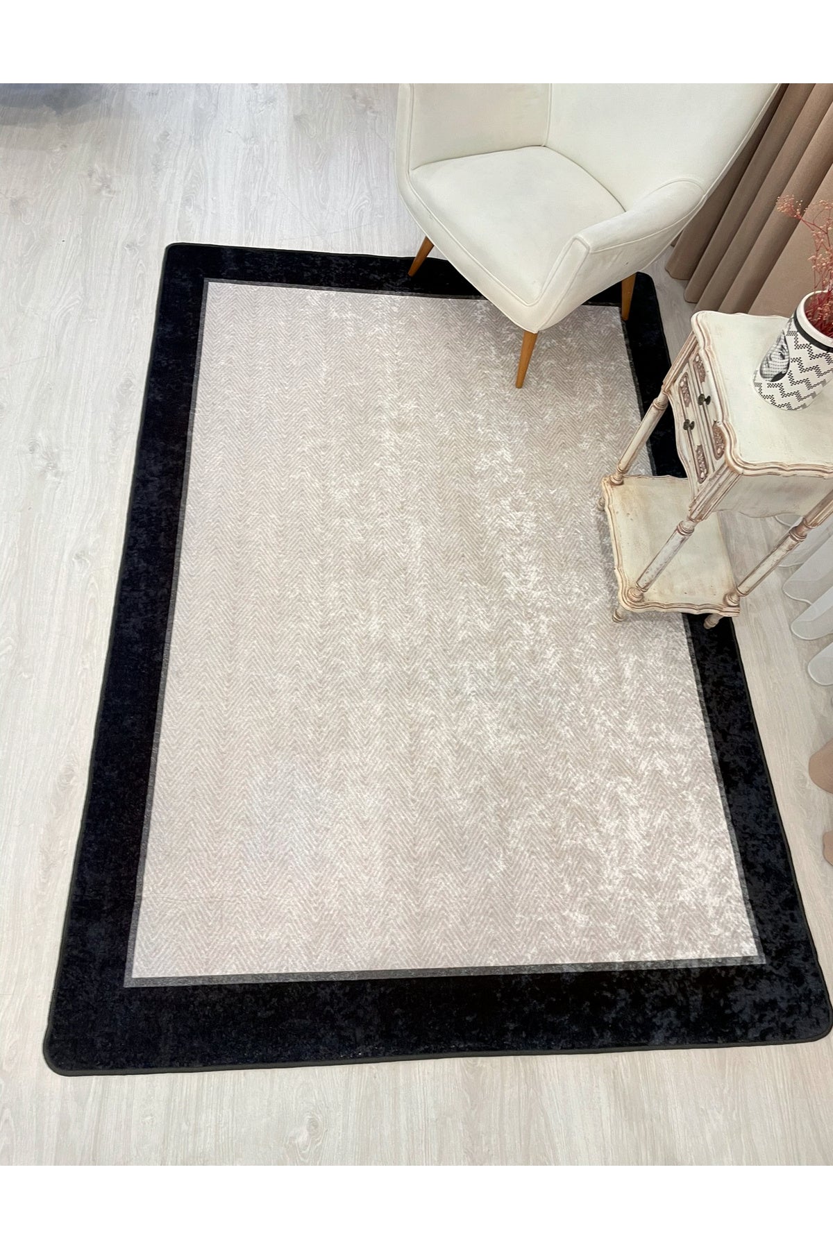 Beige - Black Wicker Jute-Look Latex Base Rug
