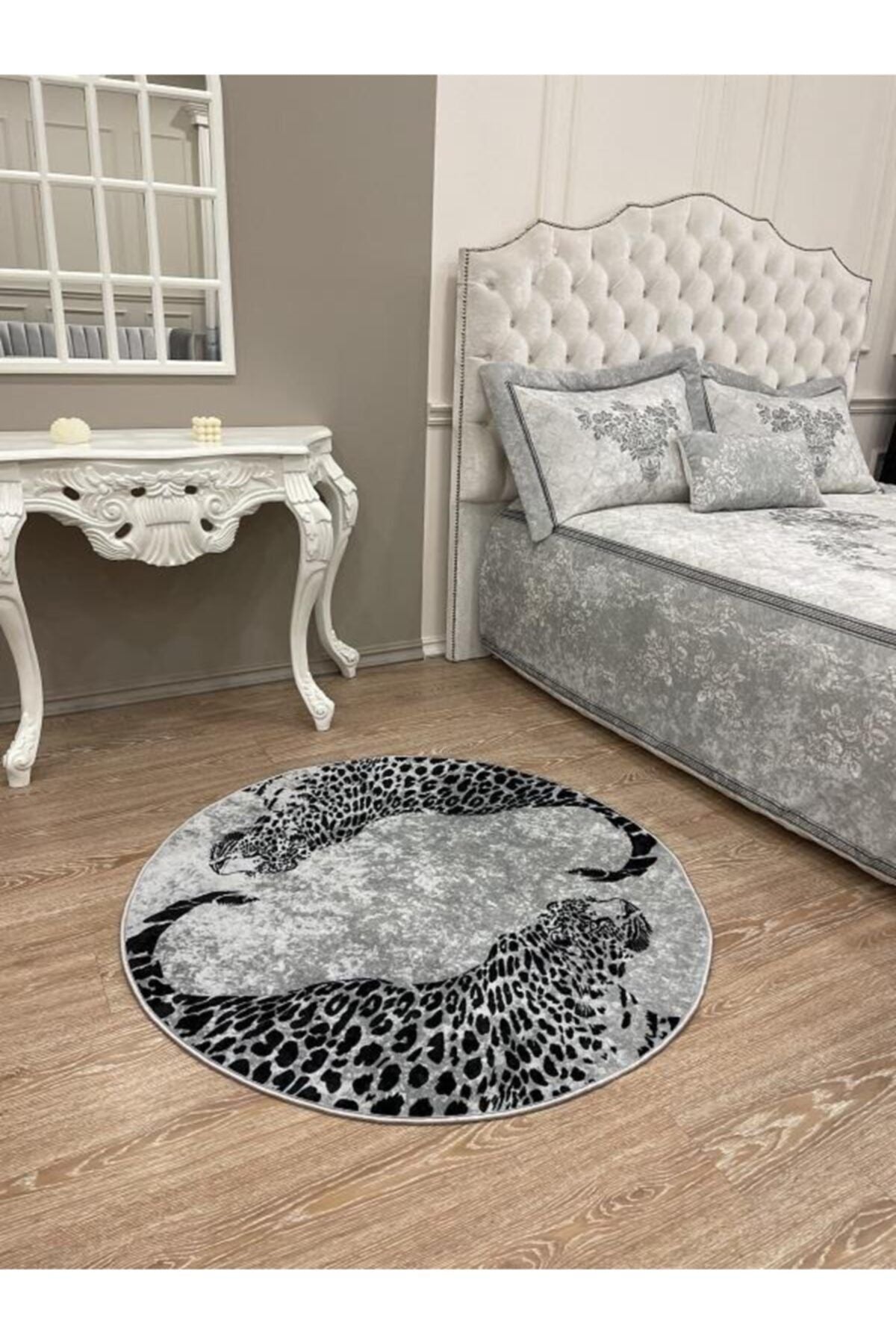 Leopar Desen Lateks Kaymaz Taban Yuvarlak Halı
