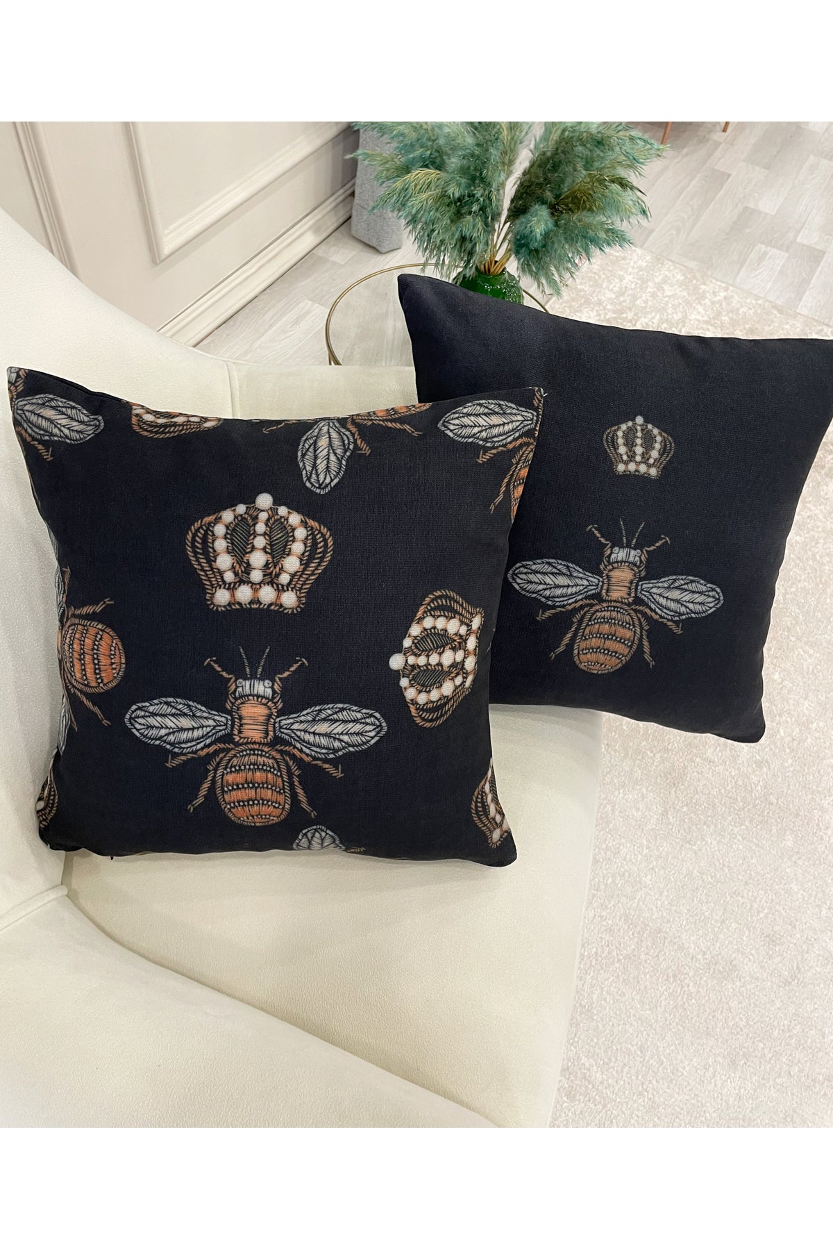 Set of 2 Queen Bee Embroidery-Look Woven Fabric Cushion Covers 45x45