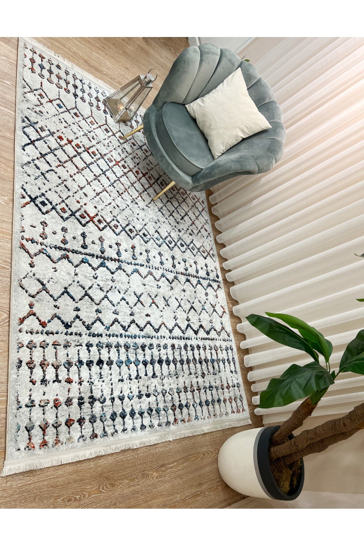 Ethnic Pattern Decorative Rug - Beige