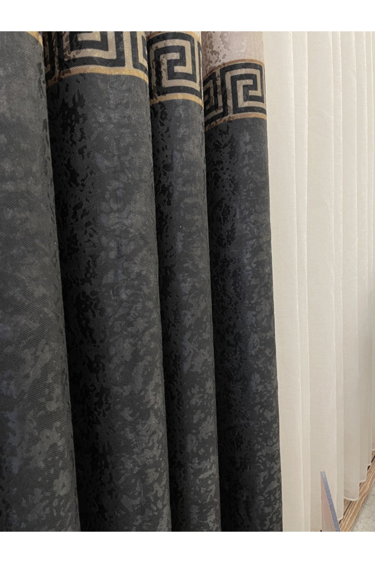 Liva Model 1/2.50 Pleated Blackout Curtain