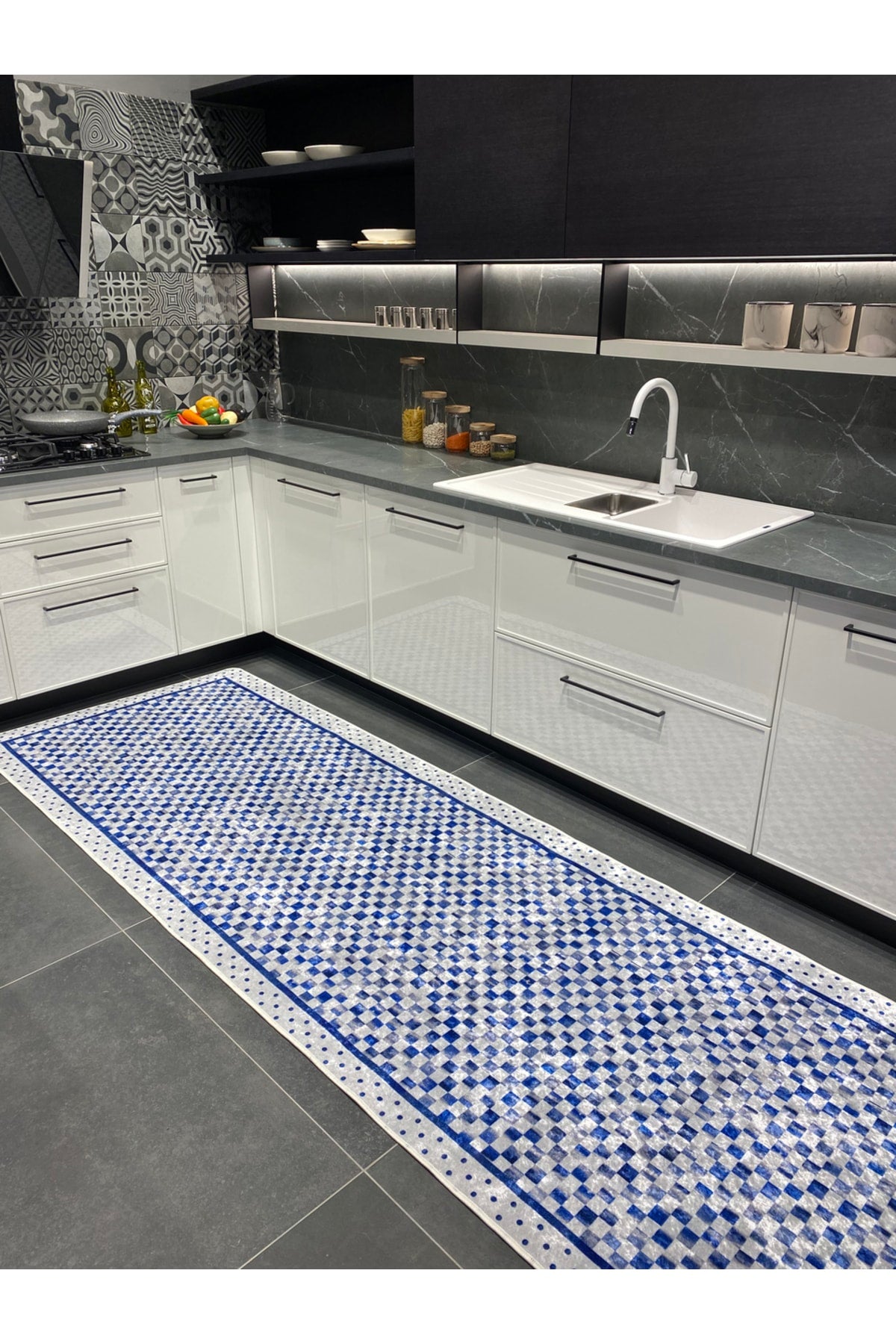 Robert Diamond Pattern Fringeless Round Rug - Brown