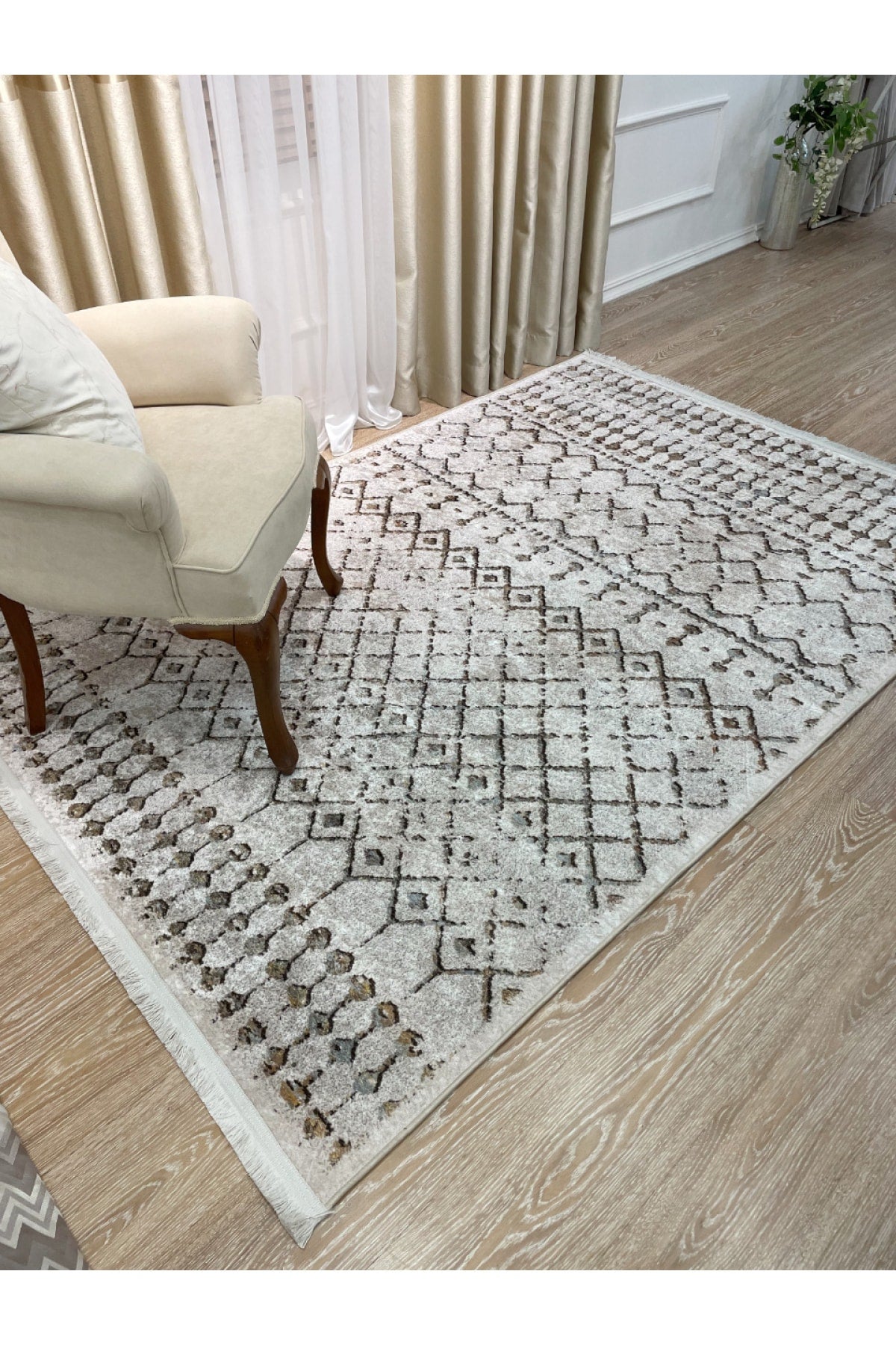 Ethnic Pattern Decorative Rug - Beige