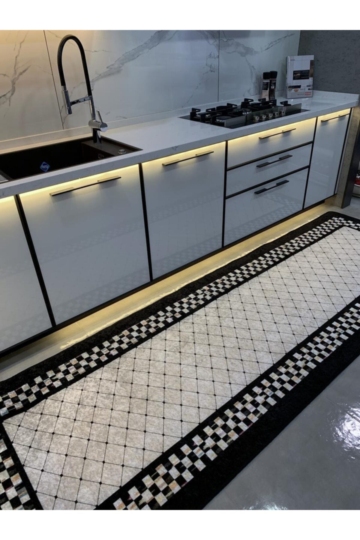 Bang Model Checkered Non-Slip Base Kitchen Rug - Gray-Black