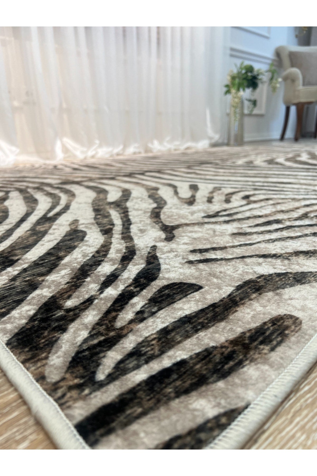 Zebra Print Round Black - Gray Decorative Rug