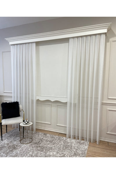 Solid White Roller Shade with Scalloped Hem (Aluminum Casing)