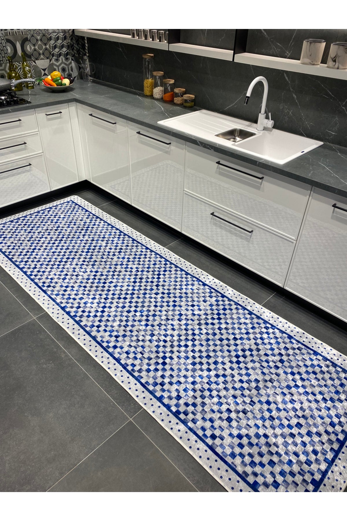 Robert Diamond Pattern Fringeless Round Rug - Brown