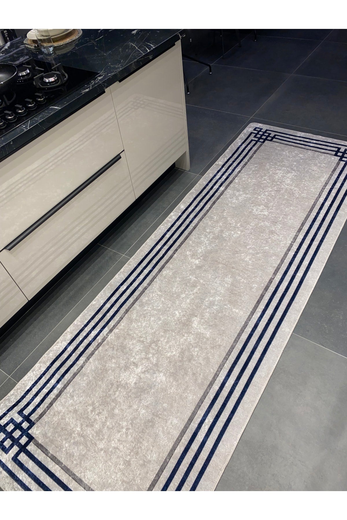 Geometric Gradient Chenille-Look Latex Non-Slip Base Stain-Resistant Fringeless Rug - Navy/Gray