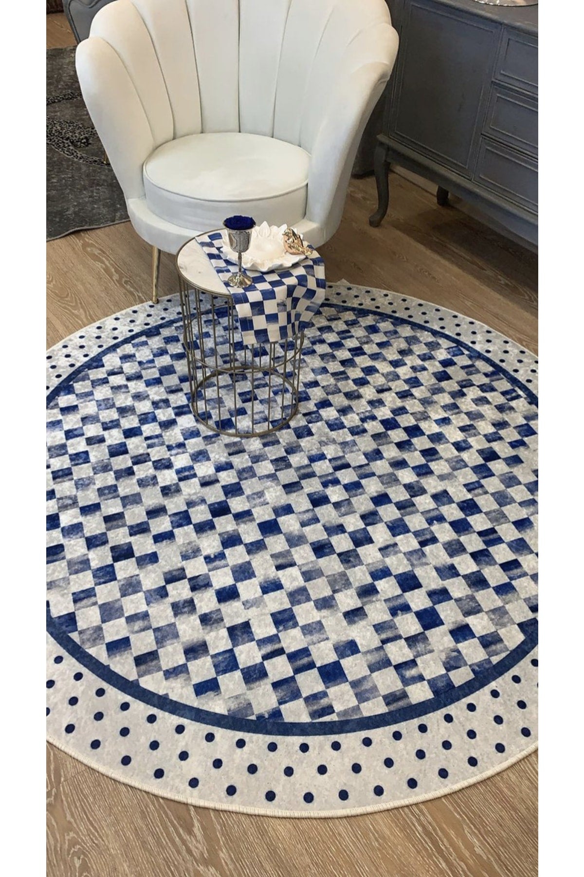 Robert Diamond Pattern Fringeless Round Rug - Brown